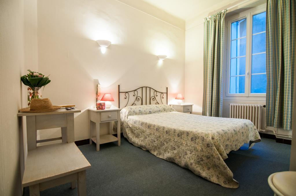 Hotel Restaurant Le Central Châteaurenard Dış mekan fotoğraf